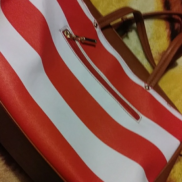 A michael kors bag - Picture 2 of 3